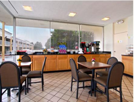 Garden Inn Fredricksburg South เฟรเดอริกส์เบิร์ก ภายนอก รูปภาพ