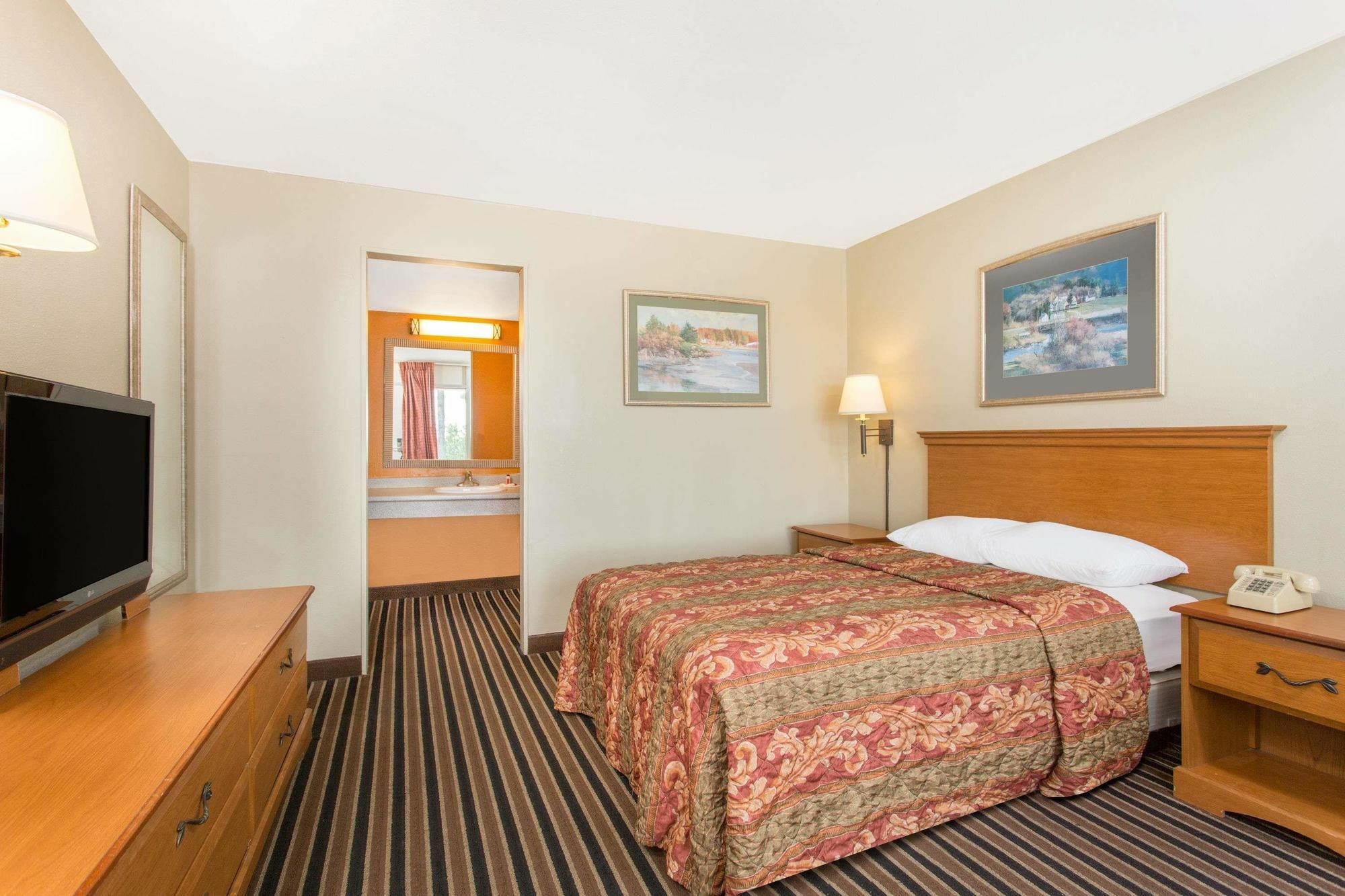 Garden Inn Fredricksburg South เฟรเดอริกส์เบิร์ก ภายนอก รูปภาพ