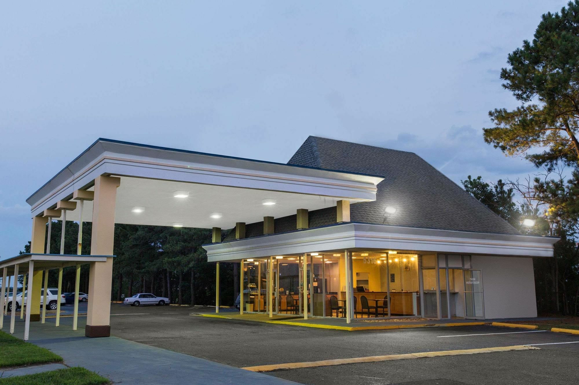 Garden Inn Fredricksburg South เฟรเดอริกส์เบิร์ก ภายนอก รูปภาพ