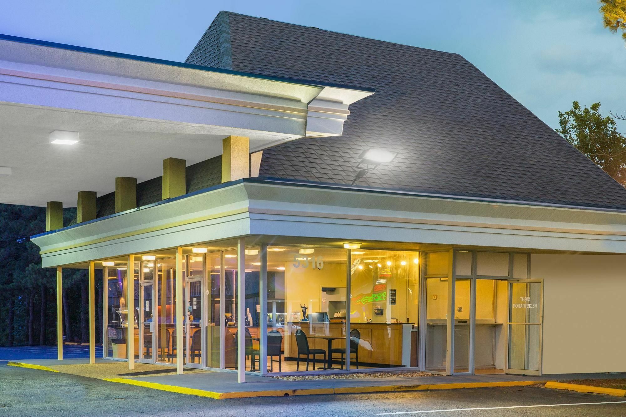 Garden Inn Fredricksburg South เฟรเดอริกส์เบิร์ก ภายนอก รูปภาพ